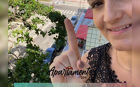 Apartamento Vista Mar 209 - 2 quartos - Praia do Morro - prédio frente Mar - varanda com vista mar - elevador - atravessou a avenida, já está na praia - com garagem - internet